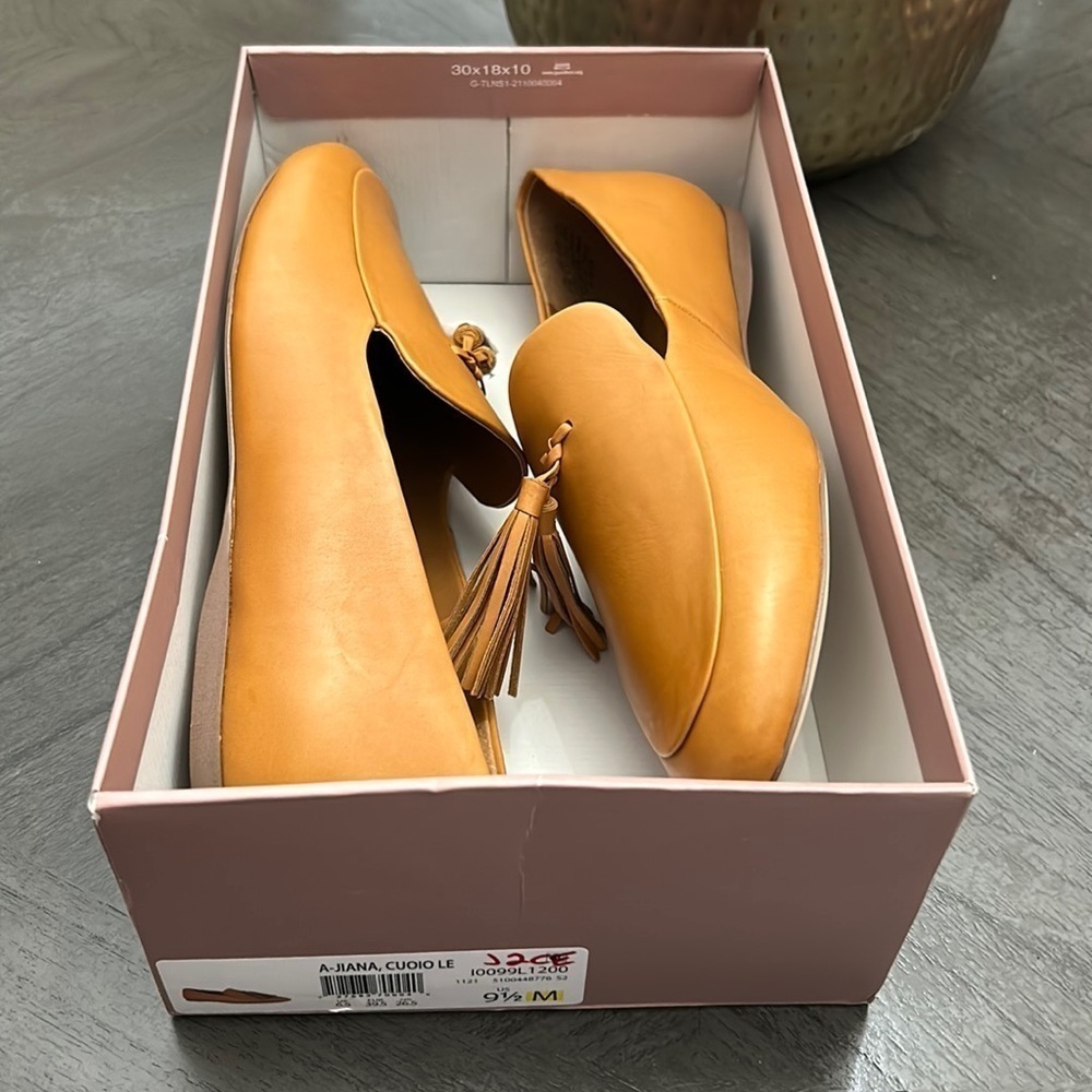 FRANCO SARTO Jiana Loafer - Picture 2 of 11